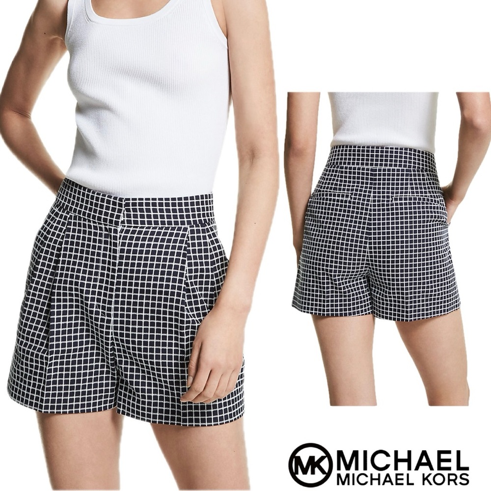 Michael Kors Women's Navi and White Pleated Checkered Shorts. Size 0